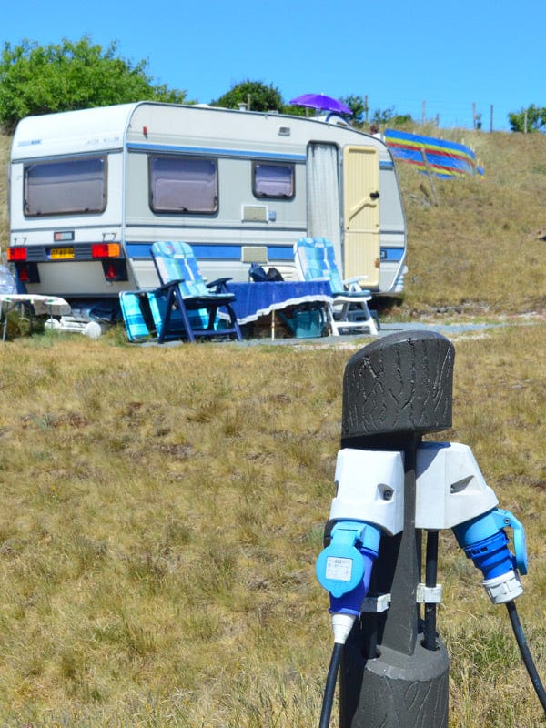 Seijsener Aansluitstam(2) met 2 CEE 2 kranen + grondsokkel